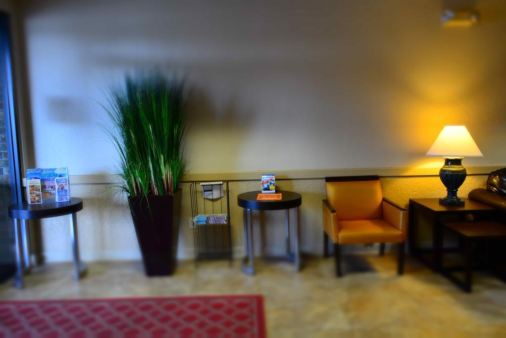 คริสตัล โคฟ ริเวอร์ฟรอนต์ รีสอร์ต Hotel พาแลตกา ภายนอก รูปภาพ