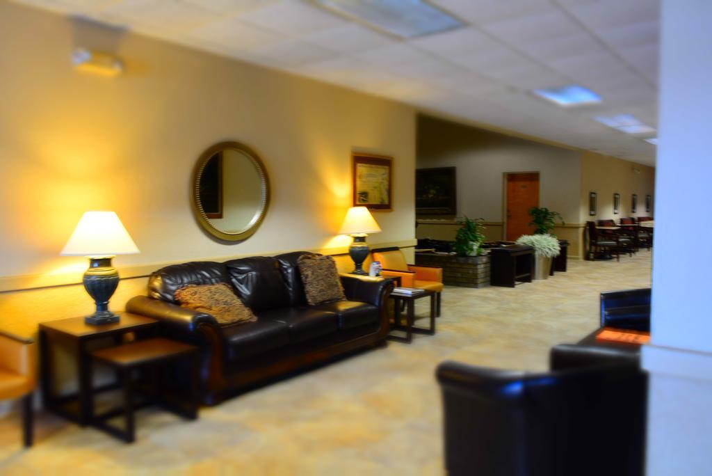คริสตัล โคฟ ริเวอร์ฟรอนต์ รีสอร์ต Hotel พาแลตกา ภายนอก รูปภาพ